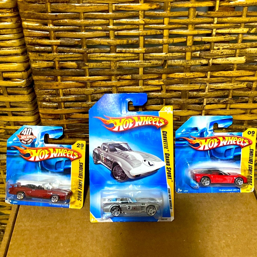 3 HOT WHEELS ‘70 PONTIAC GTO 2008 29/40 ‘09 Corvette ZR1 09/40 ‘63 Corvette 8/40